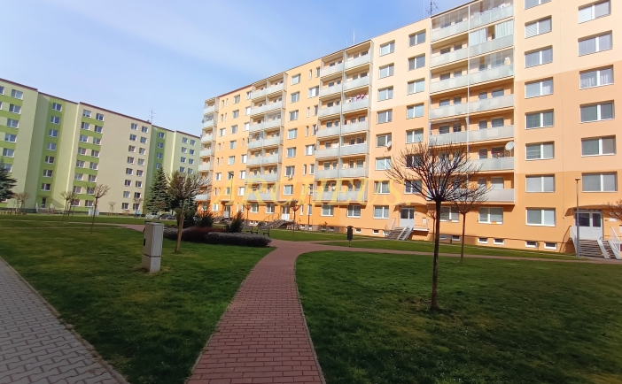 2-IZBOVÝ BYT (53 M2) s PIVNICOU, STARÁ TURÁ, HURBANOVA ul.