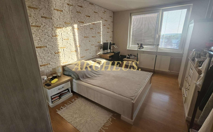 NOVINKA - ZREKONŠTRUOVANÝ 2 - IZBOVÝ BYT, 62M2, HUMENNÉ