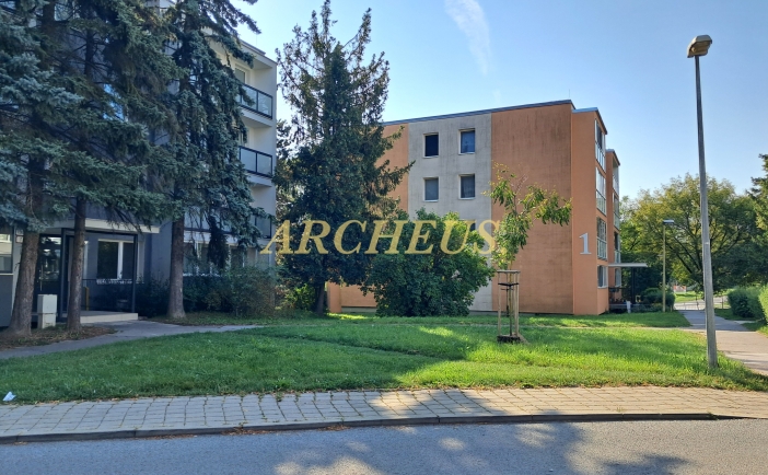 3 IZBOVÝ BYT - 55 m2 - TREBIŠOVSKÁ ULICA - KOŠICE - ZÁPAD