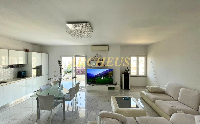 3,5-izbový apartmán, 147m² + 17m²  terasa, Albánsko - Drač