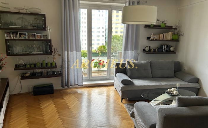 2 IZB. BYT TEHLA ,59 m2 - ČS. ARMÁDY, KE-ST.MESTO - DOHODA !
