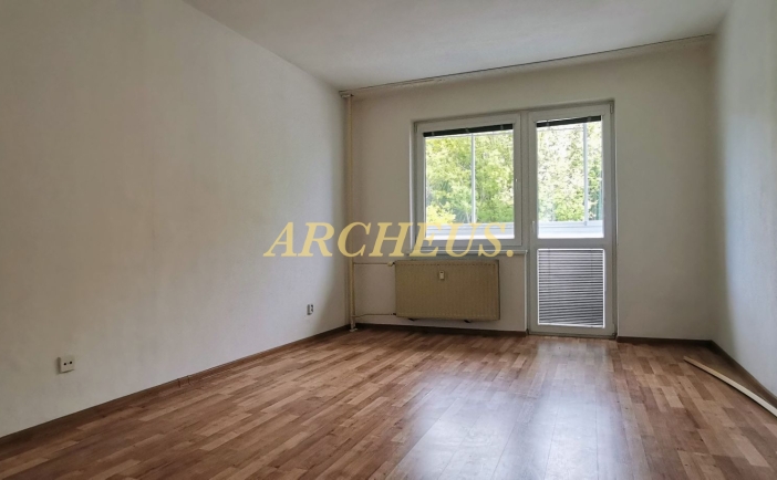 NA PREDAJ 2-IZBOVÝ BYT S LOGGIOU, 49 m2, SÍDL. JUH, TREBIŠOV