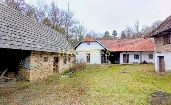 PREDAJ DOMU NA POLOSAMOTE s POZEMKOM, BUKOVEC, okres MYJAVA