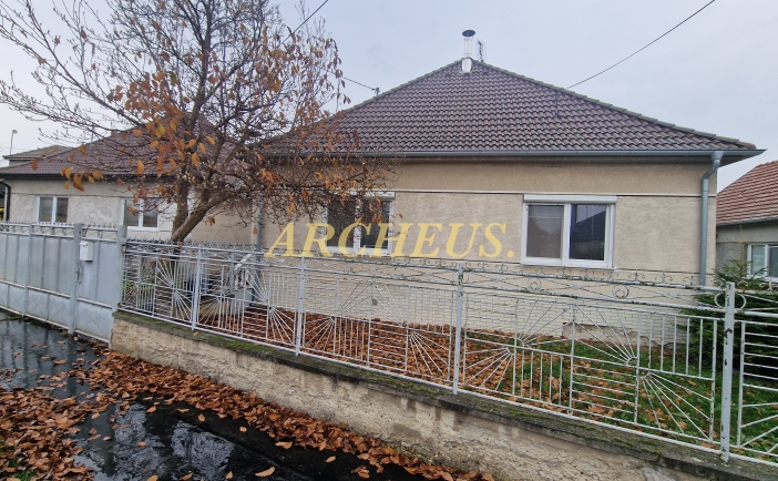 3-IZBOVÝ RODINNÝ DOM VÁHOVCE - GALANTA