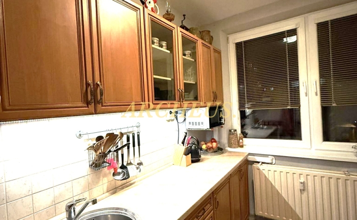 PRÍJEMNÝ 3-IZBOVÝ BYT PO REKONŠTRUKCII | HUMENNÉ - MIEROVÁ