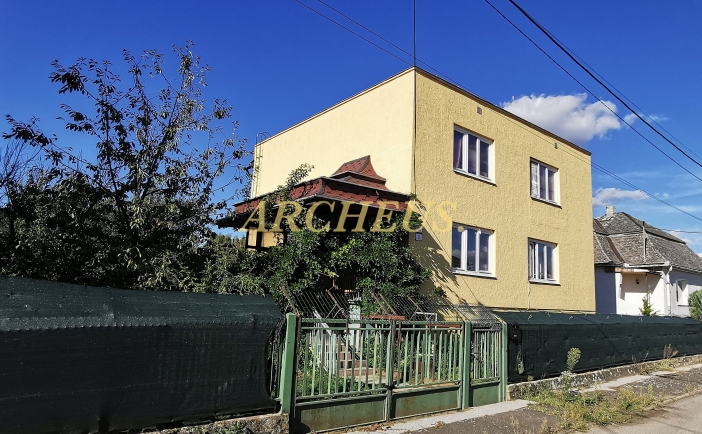 NA PREDAJ POSCHODOVÝ ROD.DOM, UJHELYSKÁ UL, KRÁĽOVSKÝ CHLMEC