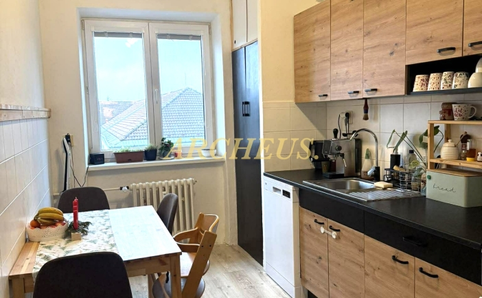 EXKLUZÍVNE 2-IZBOVÝ BYT V TEHLOVOM DOME, NEMOCNIČNÁ, HUMENNÉ