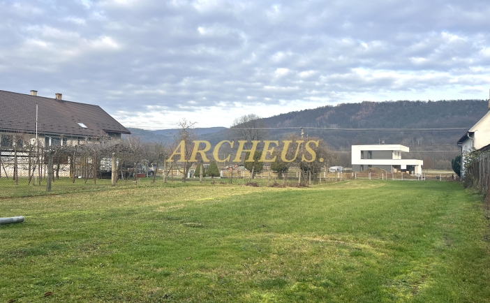 STAVEBNÝ POZEMOK, KOMÁROV, 5 KM OD BARDEJOVA