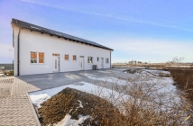 NOVOSTAVBA TROJDOMU S PEKNÝM POZEMKOM, LEHNICE-KOLÓNIA