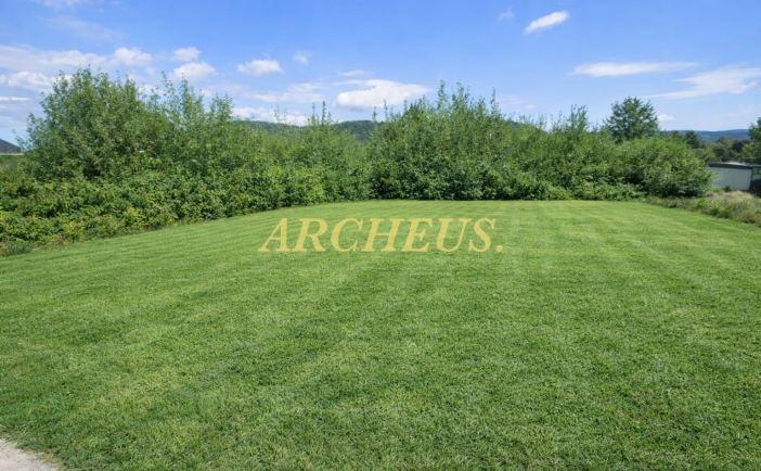 ROZĽAHLÝ STAVEBNÝ POZEMOK,1132 M² – LACKOVCE, HUMEMENNÉ