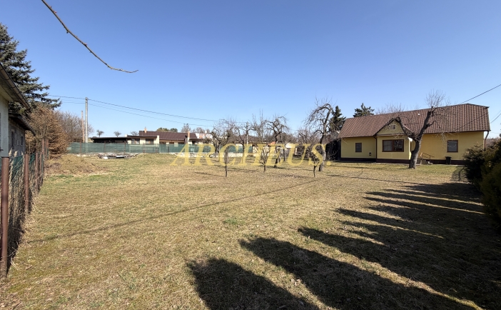 STAVEBNÝ POZEMOK, ZBOROV, 8 KM OD BARDEJOVA