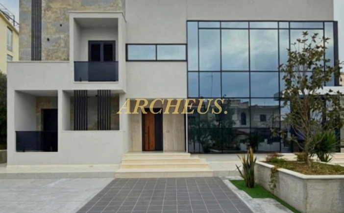 Vila s bazénom, Drač, Albánsko 