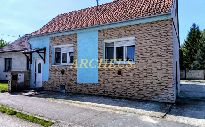 NA PREDAJ ROD. DOM, POZEMOK 294M2, KLÁŠTORSKÁ ul., PIEŠŤANY