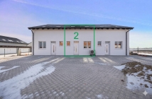 NOVOSTAVBA-ČASŤ TROJDOMU S PEKNÝM POZEMKOM, LEHNICE-KOLÓNIA