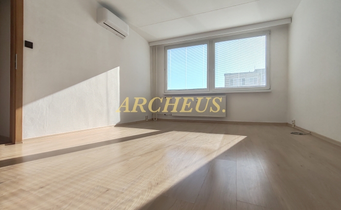 3-IZBOVÝ PRAŽSKÝ BYT, 54 M² - GUDERNOVA - KE -  DOHODA ISTÁ