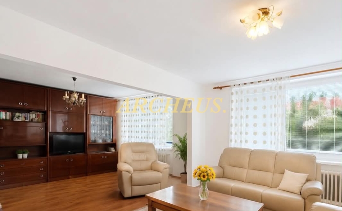 PRÍJEMNÝ 3-IZBOVÝ BYT PO REKONŠTRUKCII, 76 M2 HUMENNÉ