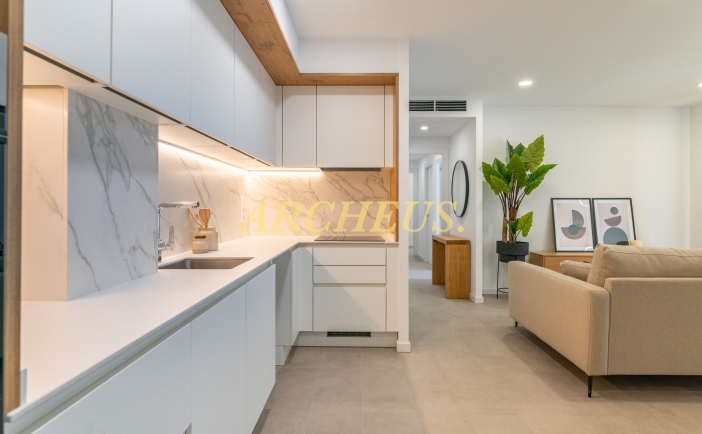 4-izbový apartmán pri mori, 83 + 75 m², Cambrils, Španielsko