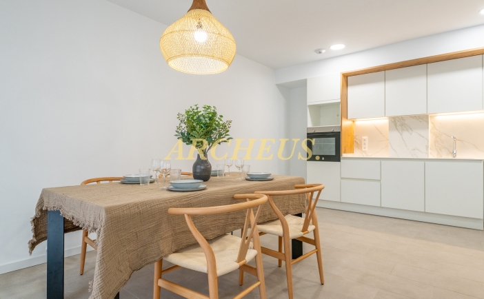 4-izbový apartmán pri mori, 82 + 82 m2, Cambrils, Španielsko