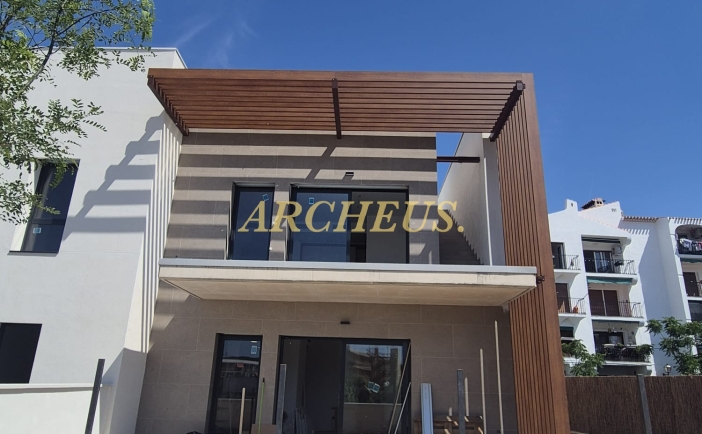 4-izbový apartmán pri mori, 78 + 74 m2, Cambrils, Španielsko