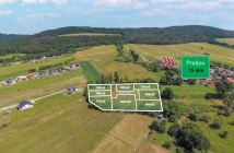 NA PREDAJ: POZEMKY, CHMEĽOVEC
