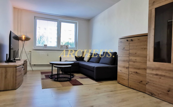 2-IZBOVÝ BYT S LOGGIOU, 54 m2, 3.posch, ČR, L.Sáru Trebišov