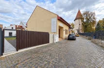 DOM V CENTRE BARDEJOVA S PARKOVANÍM + ŠTÚDIA DRUHÉHO DOMU