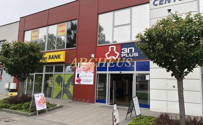 OBCHODNÉ PRIESTORY NA PRENÁJOM, OC SLÁVIA, TREBIŠOV CENTRUM